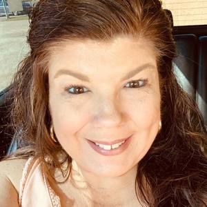 Meet your Posher, Yolanda